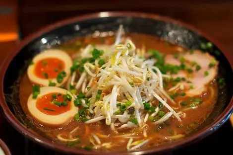Des miso râmen, spécialités de Sapporo. Des miso râmen, spécialités de Sapporo.