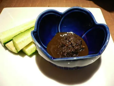 Le miso peut aussi servir de sauce. Le miso peut aussi servir de sauce.