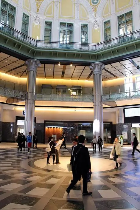 L'intérieur de la gare de Tokyo, assez luxueux. L'intérieur de la gare deTokyo, assez luxueux.