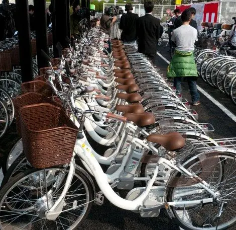 Servicio de bicicletas gratis instalados en Setagaya por Sanyo.