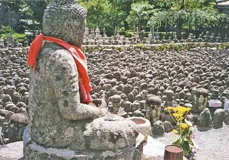 El buda del templo Adashino Nenbutsu-ji.