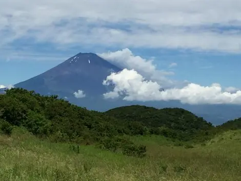 La vue du Mont Fuji depuis le Mont Komagatake. La vue du Mont Fuji depuis le Mont Komagatake.