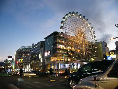 La grande roue du Sunshine Sakae