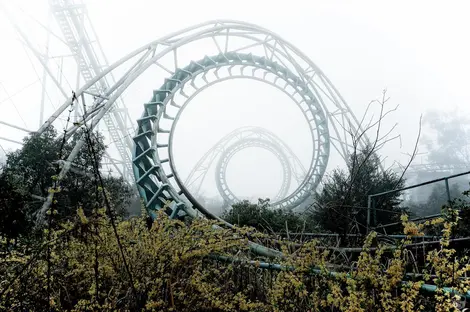Nara Dreamland et son grand huit Nara Dreamland et son grand huit