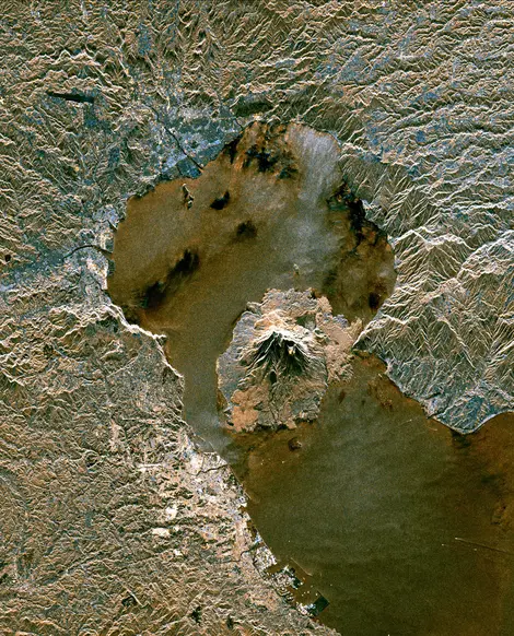 Vue sur le Sakurajima depuis un satellite