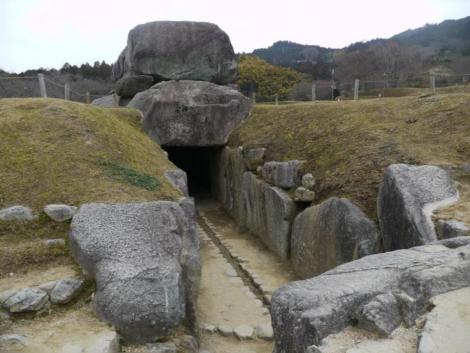 La tombe d'Ishibutai, dans le village d'Asuka