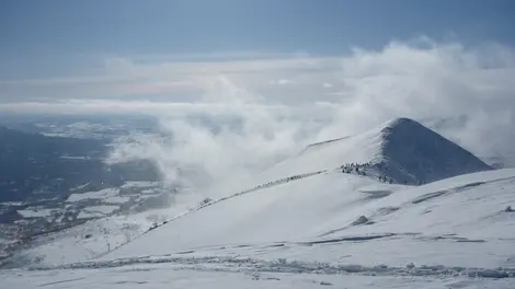 Un spot de randonnée en raquettes de la station Niseko Un spot de randonnée en raquettes de la station Niseko