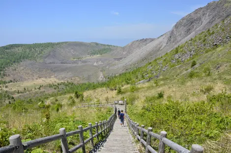 El sendero que lleva al Monte Usu.