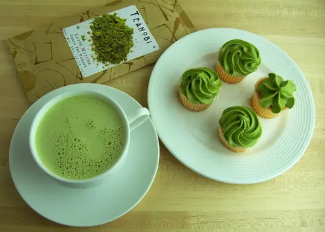 Matcha Latte et muffins au matcha, miam ! Matcha Latte et muffins au matcha, miam !