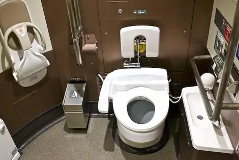 Toilettes dans le Shinkansen