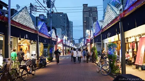 La rue des monjayaki de Tsukishima à Tokyo La rue des monjayaki de Tsukishima à Tokyo