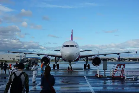 Un avion de la compagnie low cost japonaise peach aviation Un avion de la compagnie low cost japonaise peach aviation