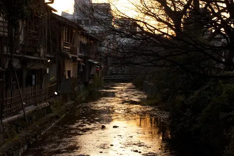 Shirakawa cuando cae el sol. 