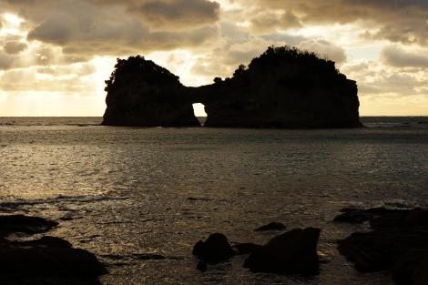L'île d'Engetsu au coucher de soleil.