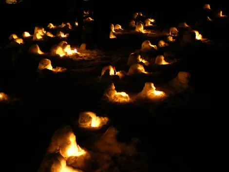 Les petits igloos du festival de la neige de Yokote. Les petits igloos du festival de la neige de Yokote.