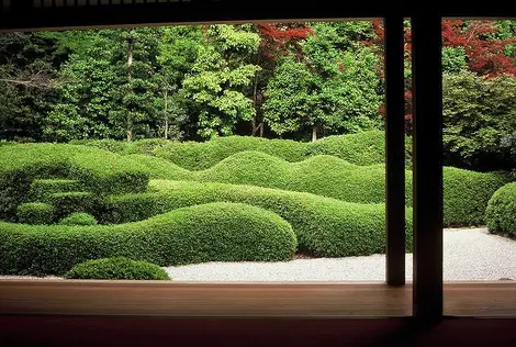 The Daichi-ji garden seen from the inside. The Daichi-ji garden seen from the inside.