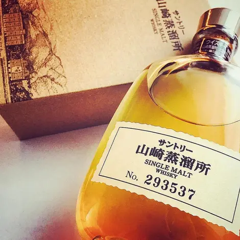 Whiskey-Flasche der Destillerie Yamazaki Whiskey-Flasche der Destillerie Yamazaki