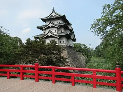 Le château de Hirosaki à Aomori. Le château de Hirosaki à Aomori.