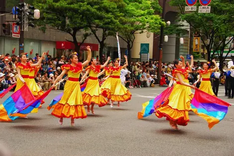 Des danseuses du festival Dontaku Des danseuses du festival Dontaku