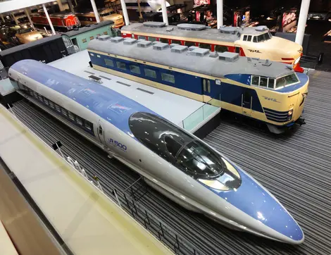 Trains exposés dans le musée ferroviaire de Kyoto. Trains exposés dans le musée ferroviaire de Kyoto.