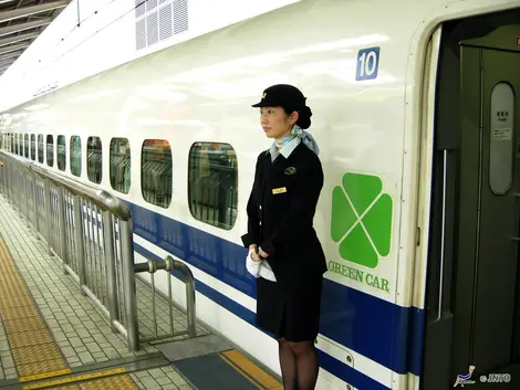 Profitez d'un service unique au monde à bord des Shinkansen Profitez d'un service unique au monde à bord des Shinkansen