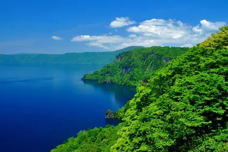 Le lac Towada en été Le lac Towada en été