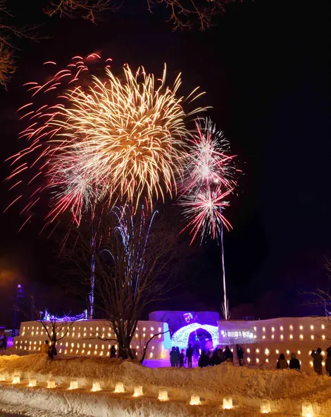 Le feu d'artifice durant le Towadako Winter Story