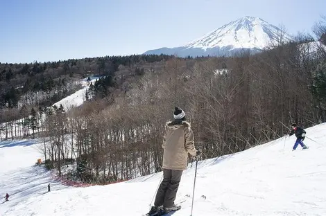 Le complexe de ski de Fujiten offre une vue de choix sur le Mont Fuji