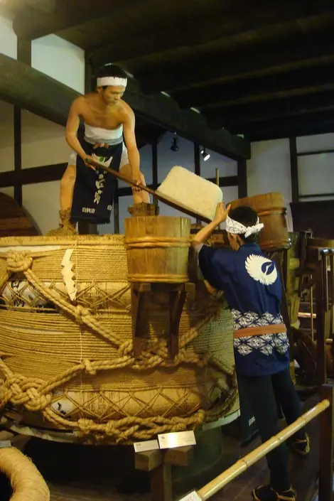 Fabrication traditionelle de saké Fabrication traditionelle de saké