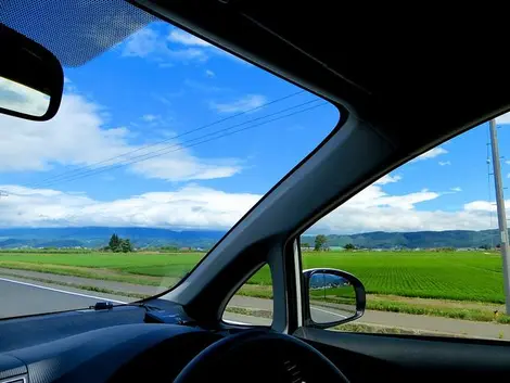 La campagne d'Hokkaido en toute liberté grâce à la location de voitures ! 