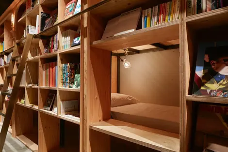 À partir de 40 euros la nuit, les cabines de l'hôtel bibliothèque vous donnent accès à tous les livres À partir de 40 euros la nuit, les cabines de l'hôtel bibliothèque vous donnent accès à tous les livres
