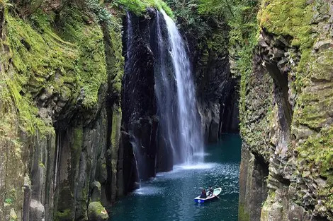 La cascade Manai no Taki à Takachiho (Kyushu)