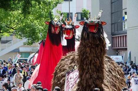 Las criaturas ushi-oni, del festival Uwajima ushi-oni matsuri (prefectura de Ehime)