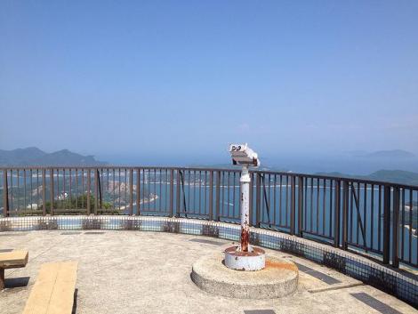 La plate-forme d'observation du sommet du Mont Sekizen, avec vue sur l'archipel de Kamijima