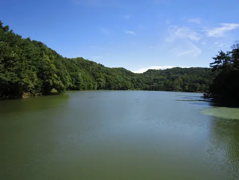 Le lac Sugawako, dans les montagnes Kurikoma Le lac Sugawako, dans les montagnes Kurikoma