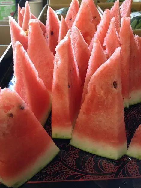 Suika, la pastèque, mets raffraîchissant de l'été Suika, la pastèque, mets raffraîchissant de l'été