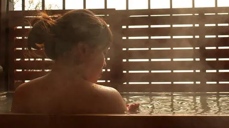 Pour se détendre après le travail et pendant les vacances, rien de tel qu'un onsen Pour se détendre après le travail et pendant les vacances, rien de tel qu'un onsen