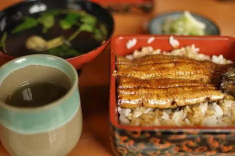 Le jour du bœuf, on mange de l'anguille au Japon Le jour du bœuf, on mange de l'anguille au Japon