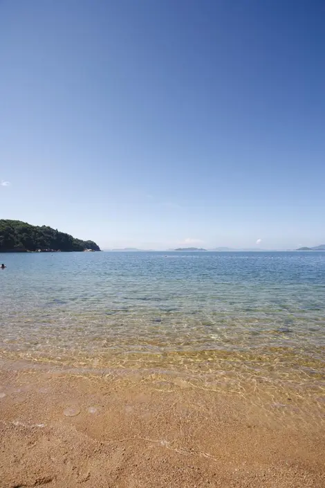 La plage de Katsuraga-hama, au sud d'Hiroshima, est l'une des plus belles du Japon La plage de Katsuraga-hama, au sud d'Hiroshima, est l'une des plus belles du Japon