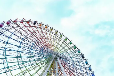La roue d'Osaka est la plus grande du Japon La roue d'Osaka est la plus grande du Japon