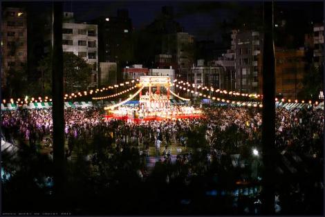 Les danses Bon-odori rassemblent les foules à Tokyo, en août