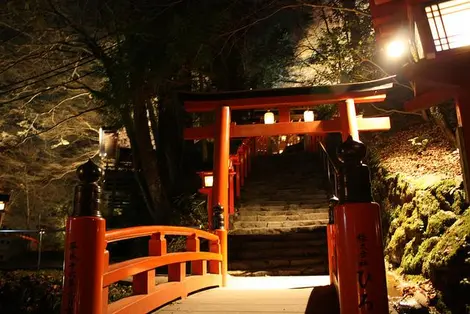 Le sanctuaire Kifune jinja, dans le village de Kibune Le sanctuaire Kifune jinja, dans le village de Kibune