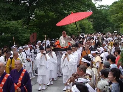 La parade de l'Aoba matsuri, dans la ville de Koya La parade de l'Aoba matsuri, dans la ville de Koya