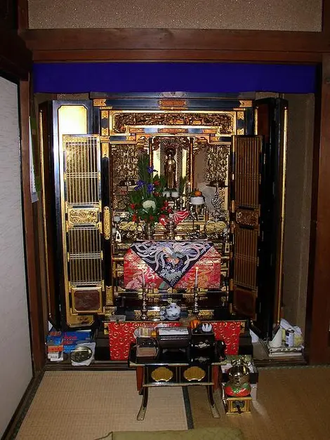 Butsudan, buddhist alter Butsudan, buddhist alter