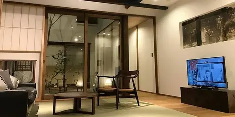 Le salon d'une maison japonaise (maison Miyagawacho, Kyoto) Le salon d'une maison japonaise (maison Miyagawacho, Kyoto)