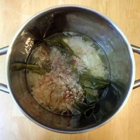 Kombu and katsuoboshi are the basic elements of traditional dashi