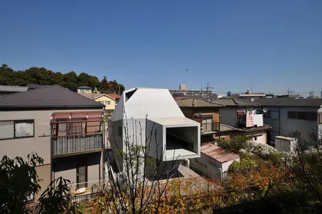 La casa Abiko, construida por la firma fuse-atelier (prefectura de Chiba). La casa Abiko, construida por la firma fuse-atelier (prefectura de Chiba).