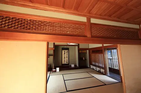 Exemple de ranma bien visibles dans la résidence Sakano à Jôsô (Ibaraki) Exemple de ranma bien visibles dans la résidence Sakano à Jôsô (Ibaraki)