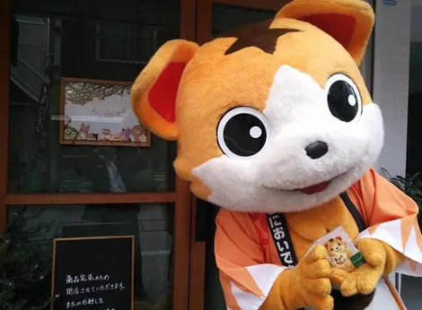 Togoshi Ginjirō, la mascotte de la Togoshi Ginza Shotengai, à Tokyo