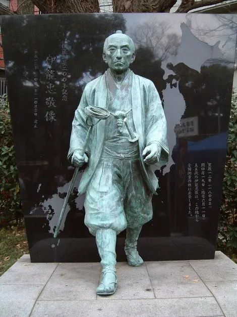 Statue d'Ino Tadataka au Tomioka Hachiman-gu statue-ino-tadataka